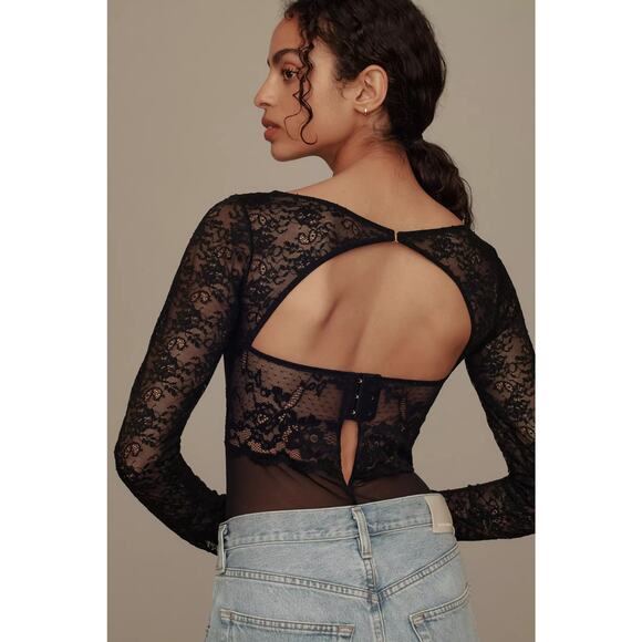 ✨ Anthropologie Stunning Long-Sleeve Statement Cutout Lace Bodysuit ✨ - Picture 4 of 4